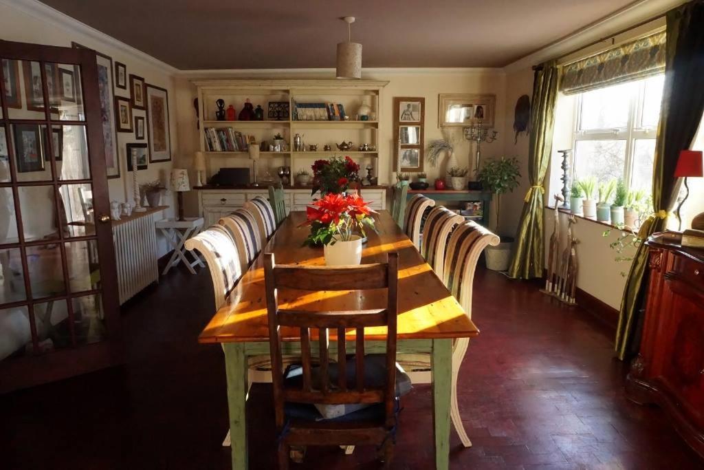 Innis House Insch Esterno foto